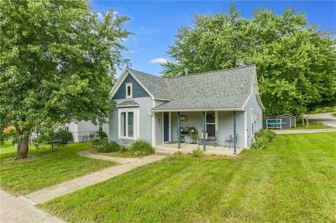 307 Liberty Road, Smithville, MO 64089