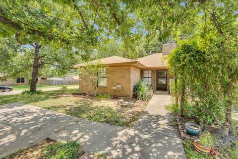 728 Woodland Court, Kennedale, TX 76060