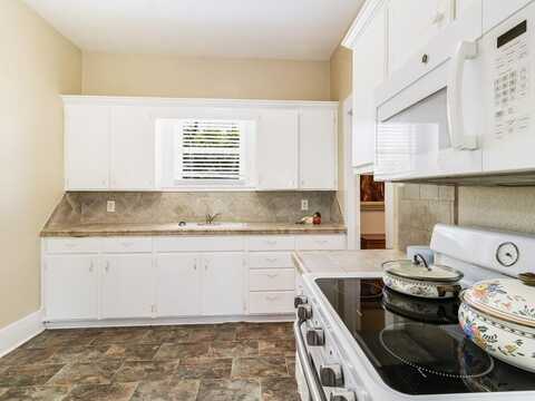 207 N Archer Street, Groesbeck, TX 76642