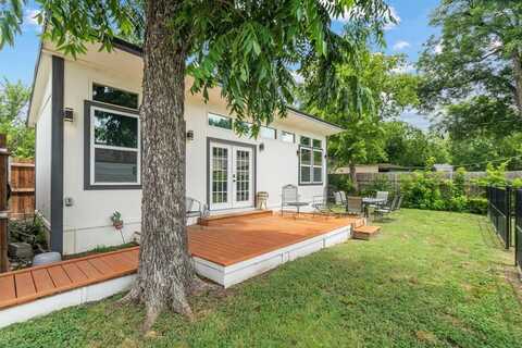 4136 - B Lisbon Street, Fort Worth, TX 76107