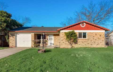 4749 Marshall Street, Forest Hill, TX 76119