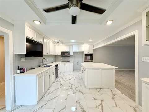 3927 Saint Christopher Lane, Dallas, TX 75287