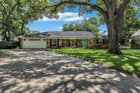 1908 Park Grove Court, Arlington, TX 76015