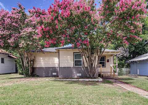 3316 Townsend Drive, Fort Worth, TX 76110