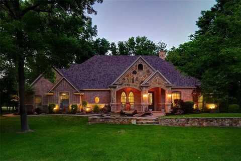 7200 Oak Creeks Court, Fort Worth, TX 76135