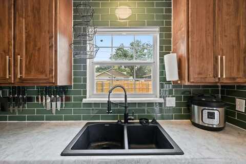 2210 Nantucket Village Circle, Dallas, TX 75227