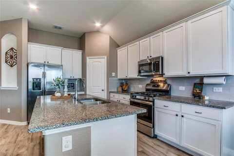 14813 Gilley Lane, Fort Worth, TX 76052