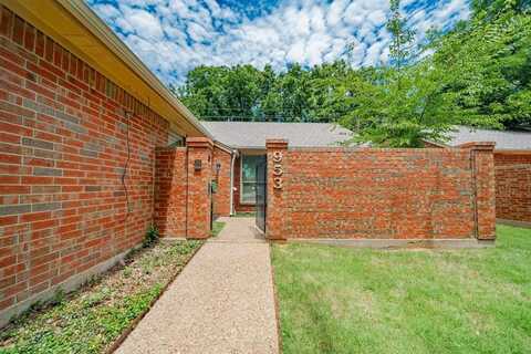 953 Cedarland Boulevard, Arlington, TX 76011
