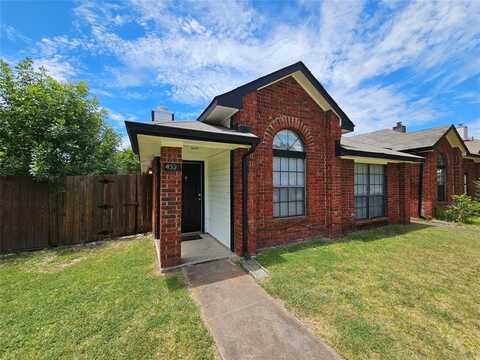 452 Chestnut Lane, DeSoto, TX 75115