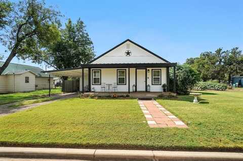 420 W D Street, Munday, TX 76371