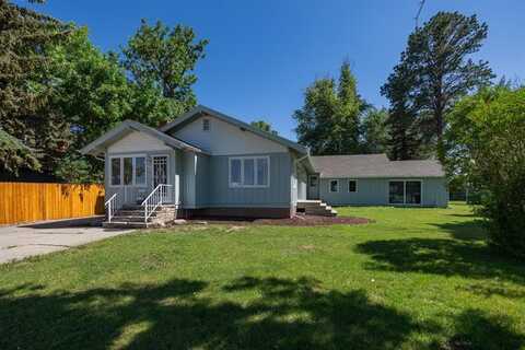 826 Cody Ave, Cody, WY 82414