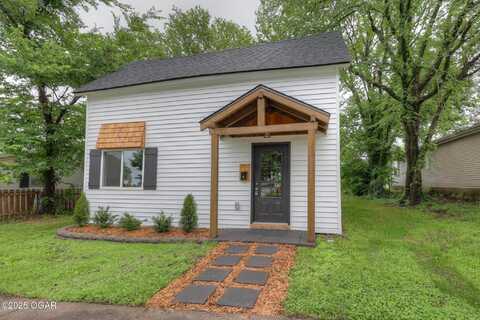207 S Hall Street Street, Webb City, MO 64870