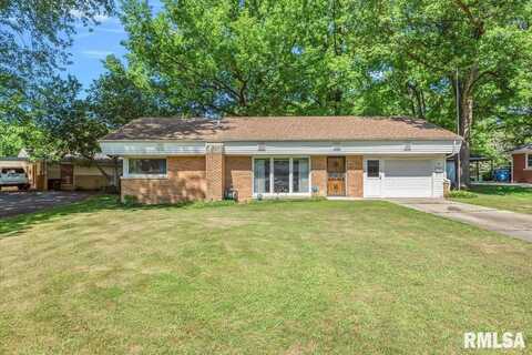 141 CIRCLE Drive, Springfield, IL 62703
