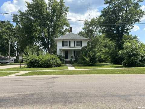 301 W GREENWOOD Avenue, Jacksonville, IL 62650