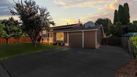 1707 S Fruitland Street, Kennewick, WA 99337