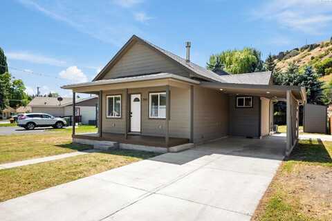 205 W 8th St, Colfax, WA 99111