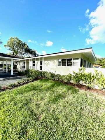 7435 SW 83rd Ct, Miami, FL 33143