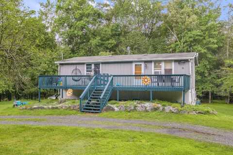 865 Snow Hill Road, Cresco, PA 18326