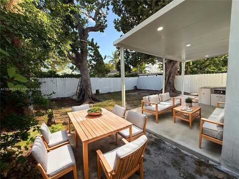 1812 NW 64th St, Miami, FL 33147