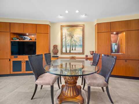 12 S Kihei Rd, Kihei, HI 96753