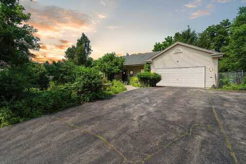 N3131 Center St, Lake Geneva, WI 53147