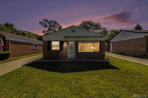 8476 Robindale Avenue, Dearborn Heights, MI 48127