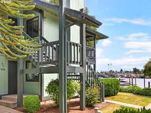 313 NE SKIPANON DR, Warrenton, OR 97146