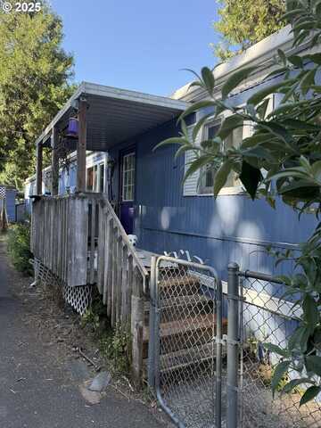 47775 Berry, Oakridge, OR 97463