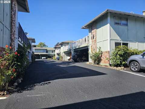 12841 SE STARK ST, Portland, OR 97233