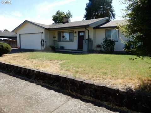 2252 ROSE BLOSSOM DR, Springfield, OR 97477