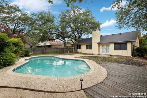 2822 Old Field Dr, San Antonio, TX 78247