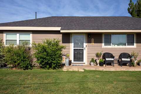 800 S 1st Street, Vega, TX 79092
