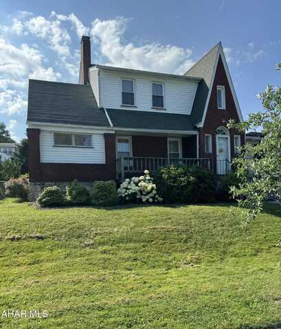 512 26th Avenue, Altoona, PA 16601