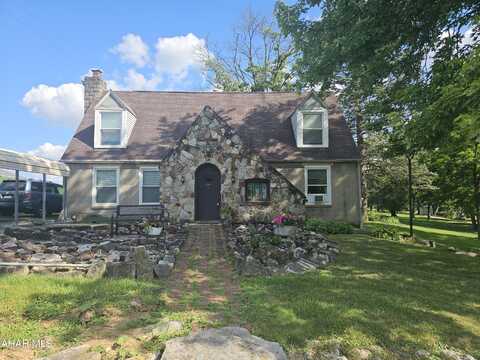 1194 Spang Street, Roaring Spring, PA 16673