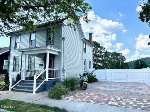313 E John Street, Bedford, PA 15522