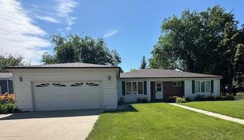 1323 N 3rd Street, Aberdeen, SD 57401