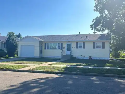 1107 W 6th Avenue, Mobridge, SD 57601