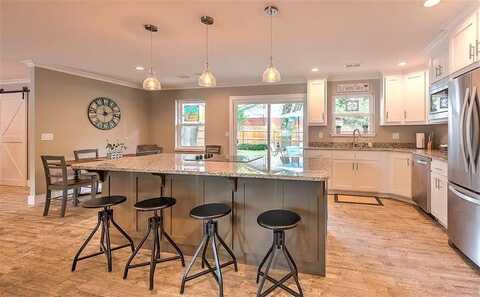 204 SW G ST, Bentonville, AR 72712