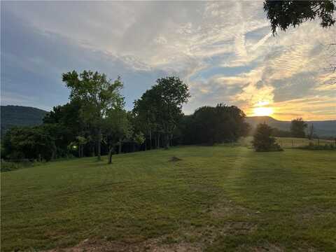 2880 Waters DR, Harrison, AR 72601