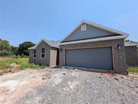 100 White Oak ST, Gentry, AR 72734
