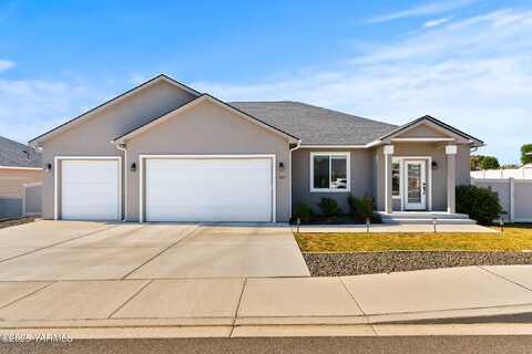 7402 Viewcrest Way, Yakima, WA 98908