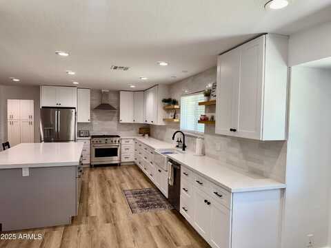 915 W 11TH Place, Mesa, AZ 85201