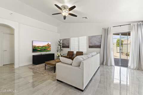 652 S BAHAMA Drive, Gilbert, AZ 85296