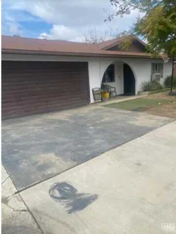 5721 Garber Way, Bakersfield, CA 93307
