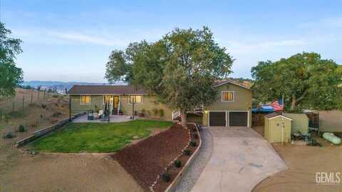 23700 Reindeer Drive, Tehachapi, CA 93561