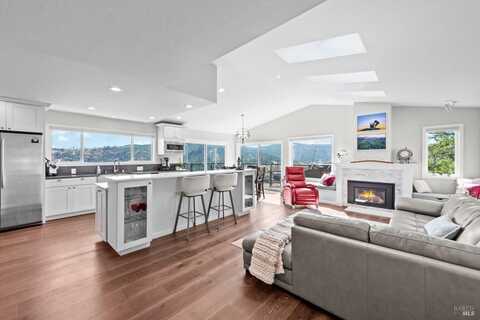 76 Sunnyhill Lane, Napa, CA 94558