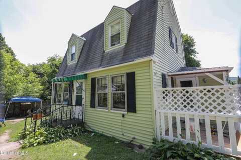 50 1/2 Williams St, North Adams, MA 01247