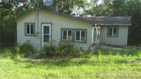 87 Central Ozarks Road, Edwards, MO 65326