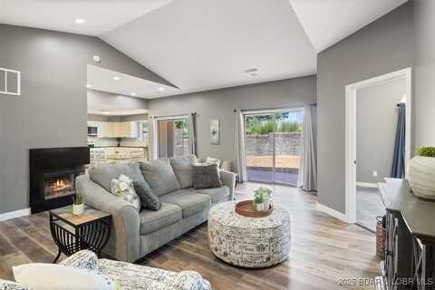 576 Racquet Club Drive, Lake Ozark, MO 65049