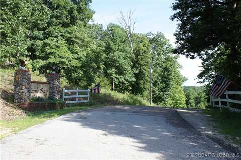 16 Eagle Bay Drive, Gravois Mills, MO 65037